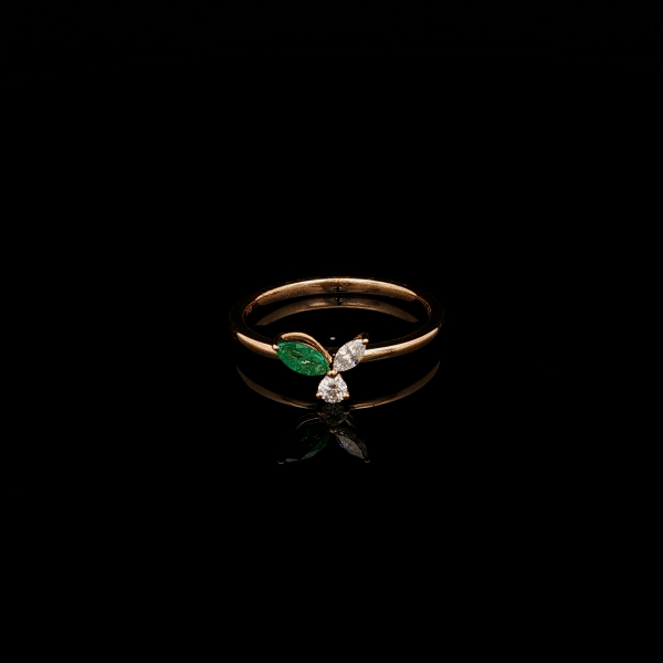 Leaf Emerald Marquise Diamond Ring