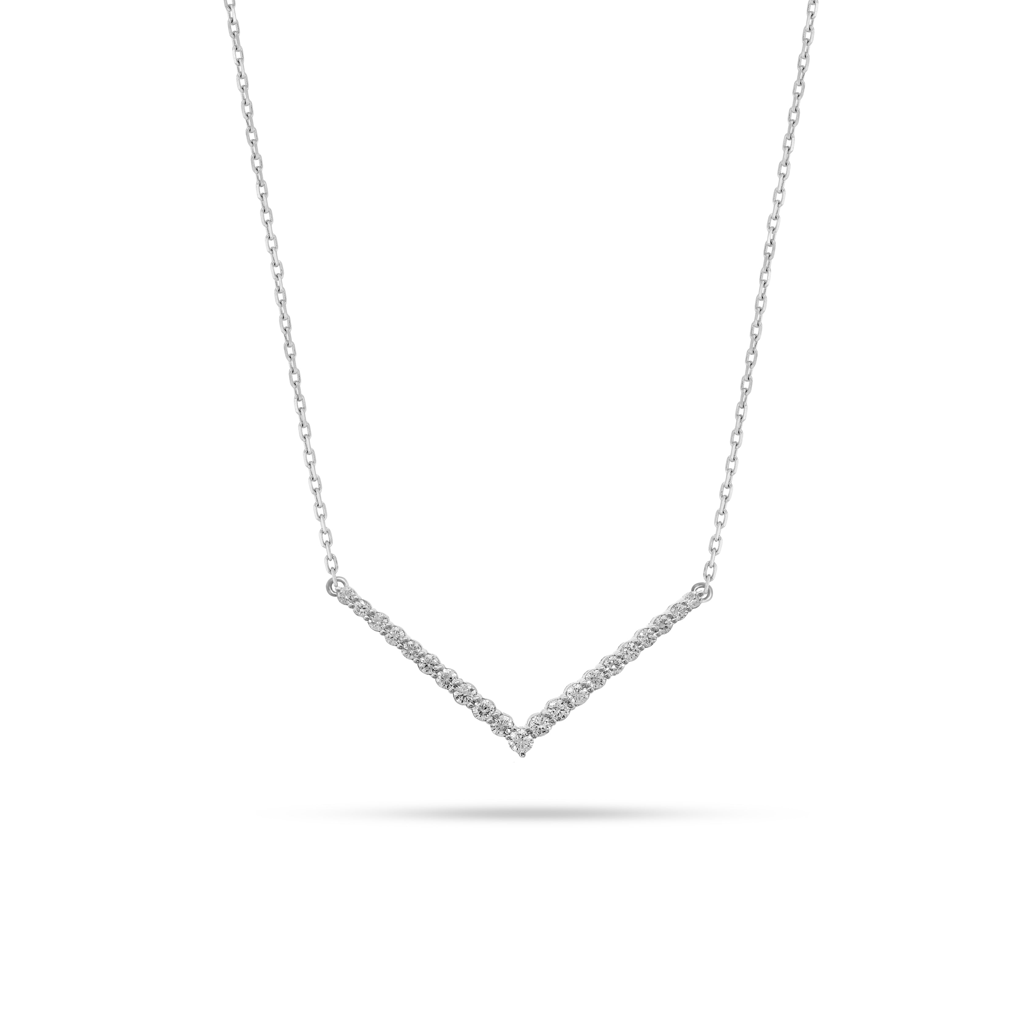 Diamond circle hot sale pendant necklace