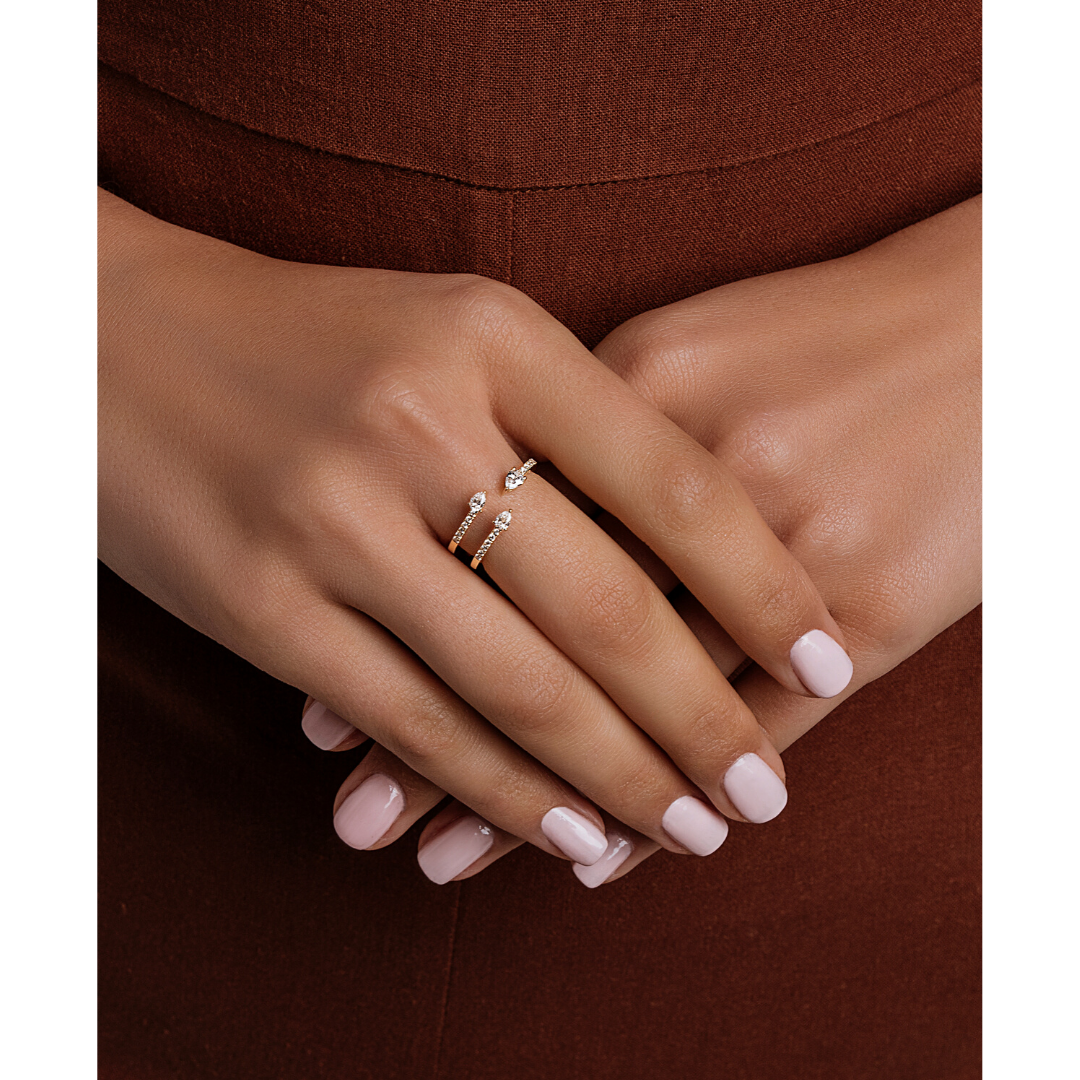 Spiral Pear Round Diamond Ring