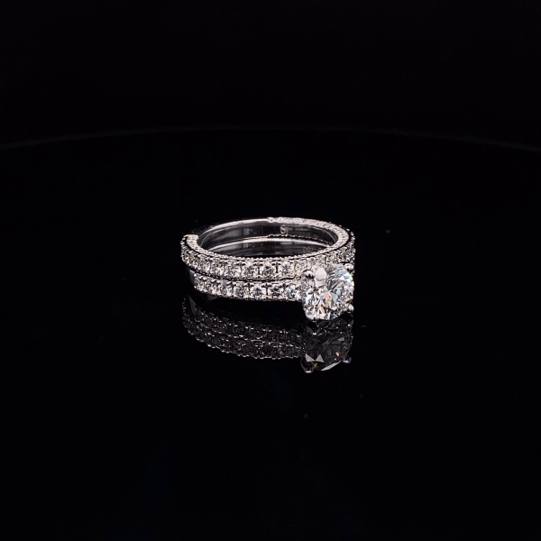 Round Diamond Engagement Ring