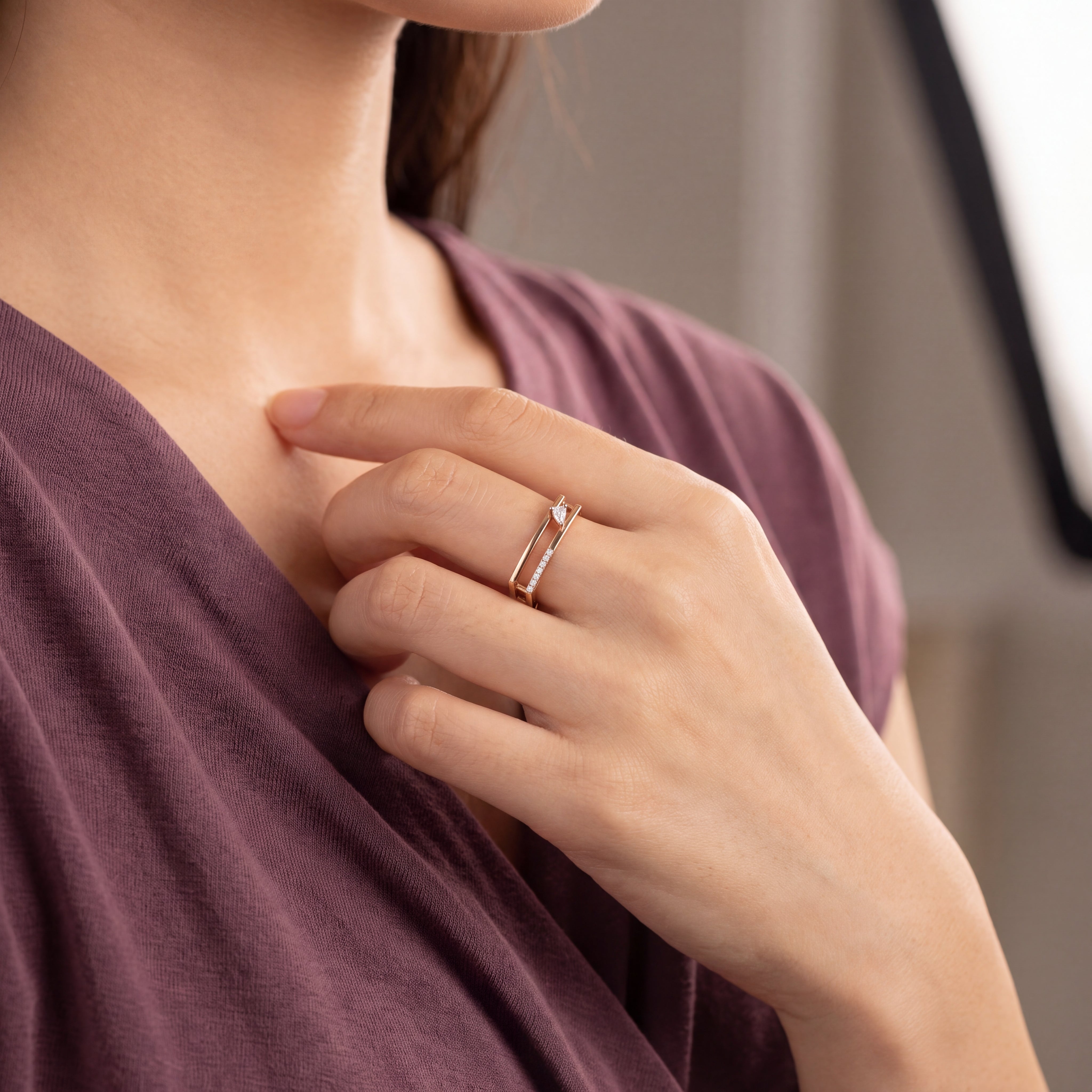 Two-Layer Pear Round Diamond Ring