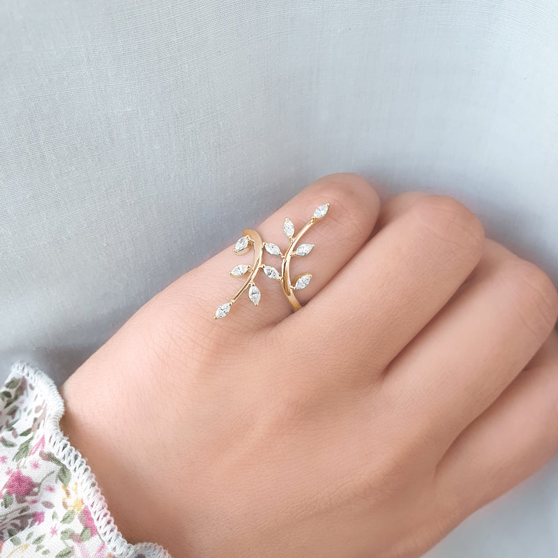 Leaf Mini Marquise Diamond Ring