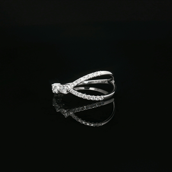 Y Shape Pear Diamond Ring