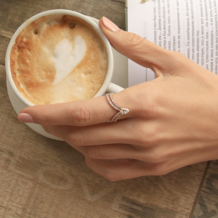 Queen Pear Round Diamond Ring