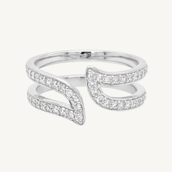 Curved Round Diamond Ring